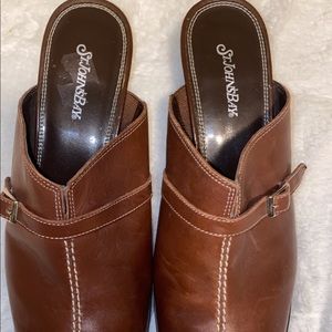 St.John’s Bay brown leather clogs. Size 8 1/2